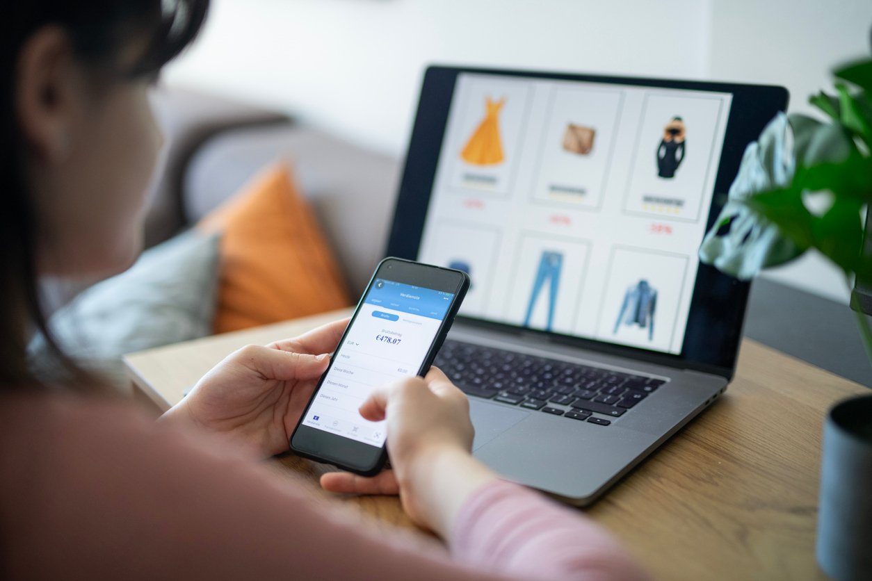 e Commerce and Retail with BAASS