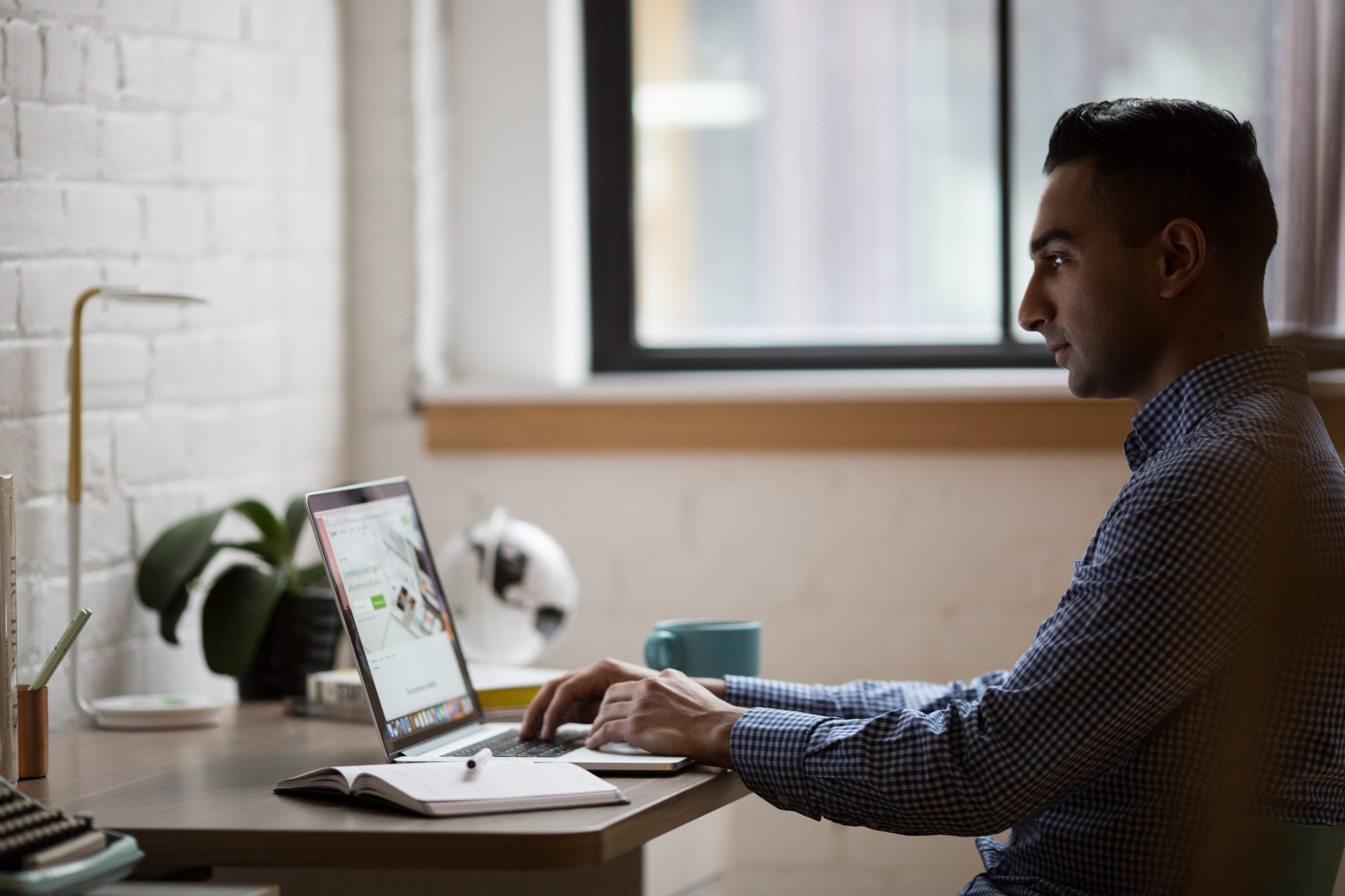 negative-space-laptop-desk-minimal-matthew-henry